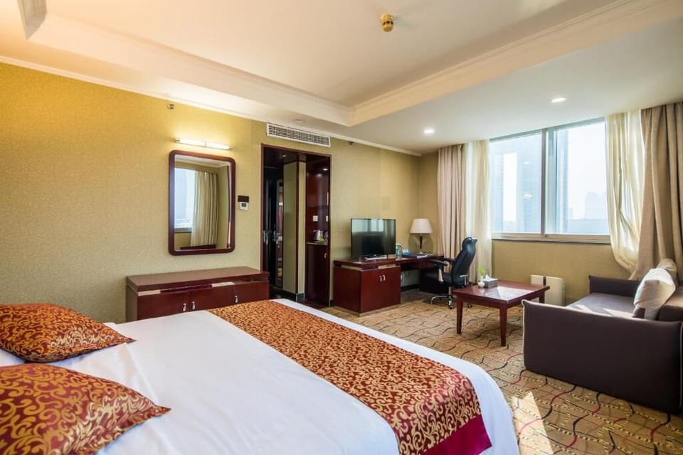 Minibar, in-room safe, desk, blackout drapes