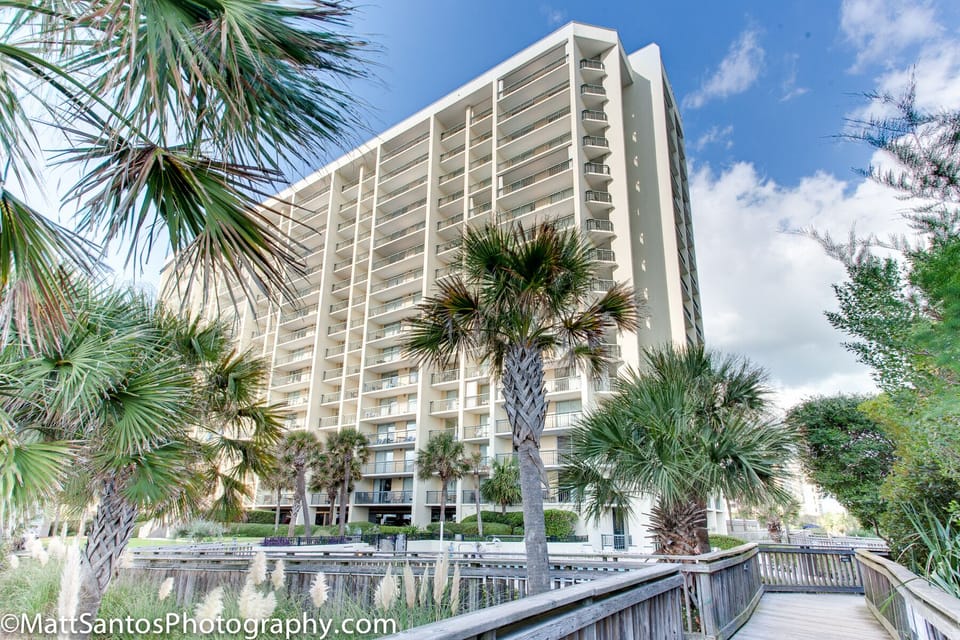 Condo, 2 Bedrooms | Front of property