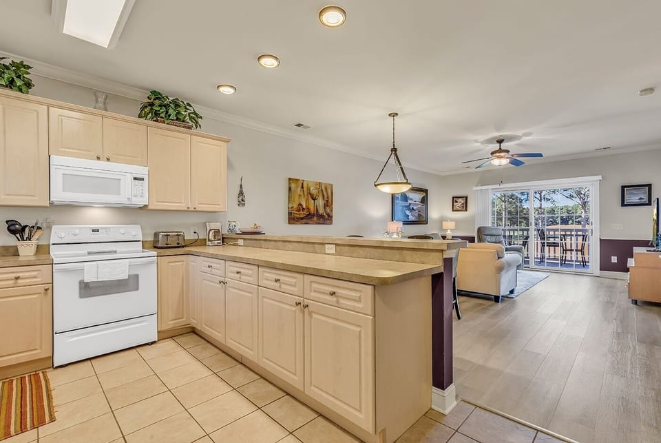 Condo, 2 Bedrooms | Private kitchen | Fridge, microwave, oven, dishwasher