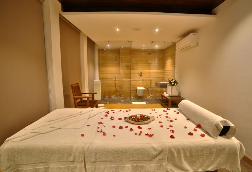 Couples treatment rooms, Turkish bath
