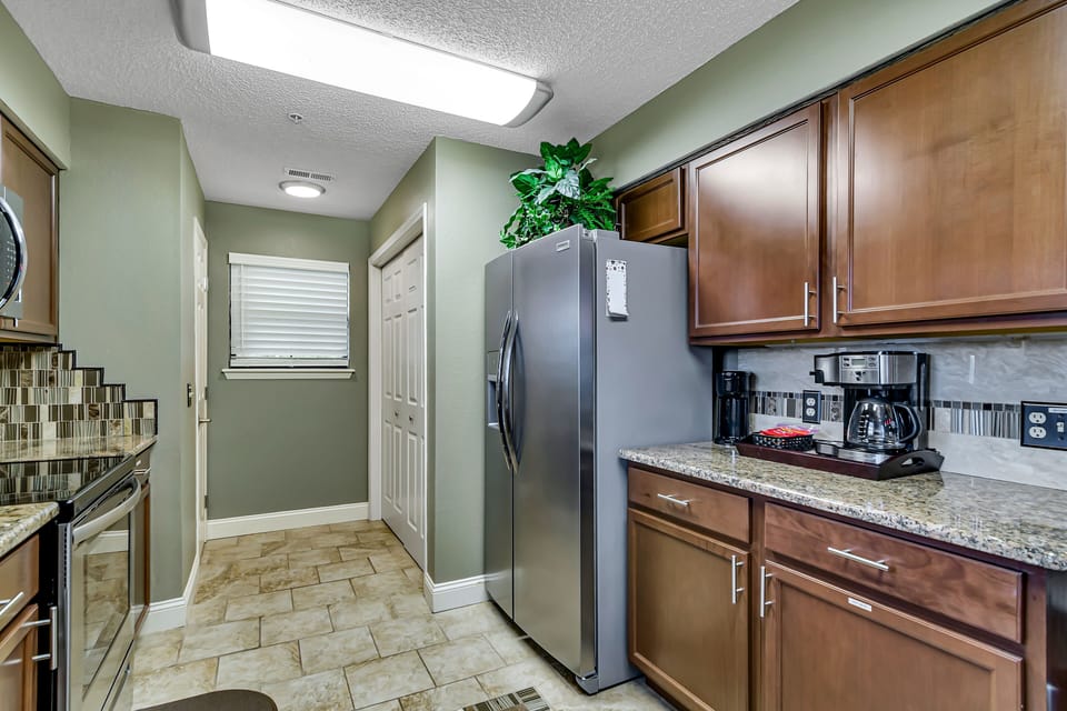 Condo, 2 Bedrooms | Private kitchen | Microwave, dishwasher, coffee/tea maker