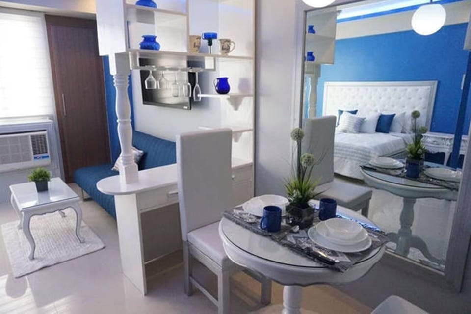 Standard Studio King | In-room dining