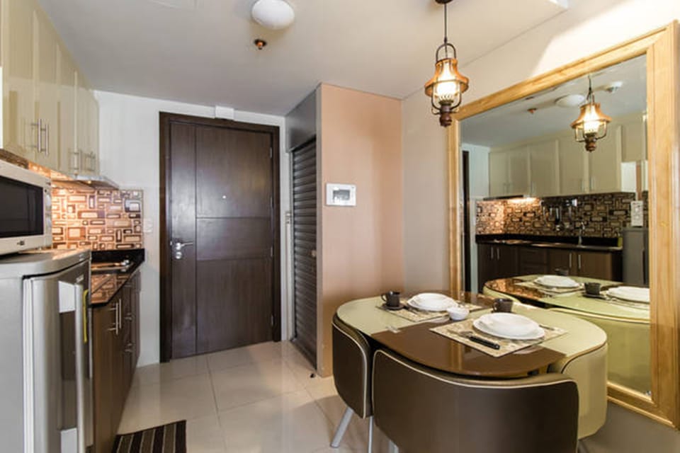 Standard Studio | In-room dining