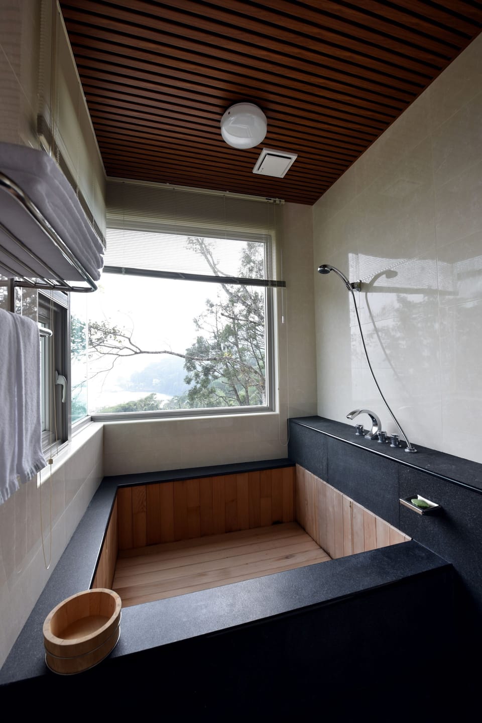 Deluxe Double Room | Minibar, desk, blackout drapes, soundproofing