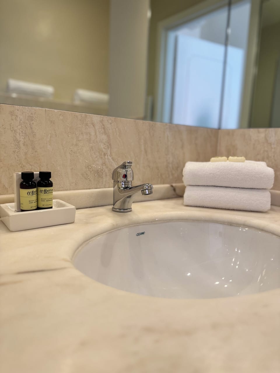Superior Double Room | Bathroom | Shower, free toiletries, hair dryer, bidet