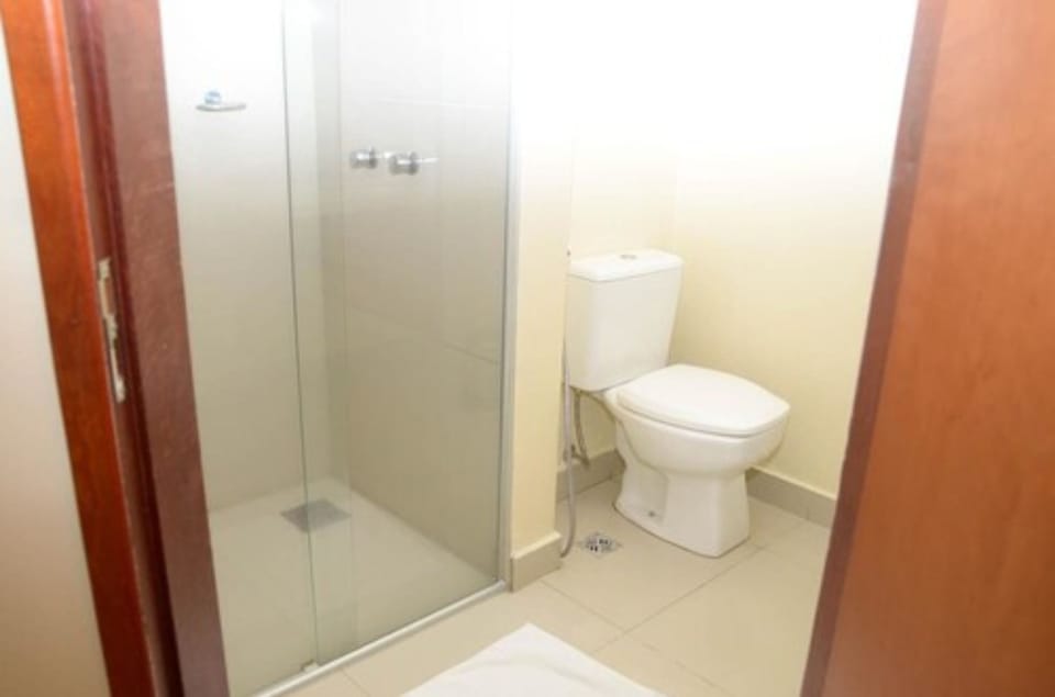 Standard Single Room | Minibar, desk, blackout drapes, iron/ironing board