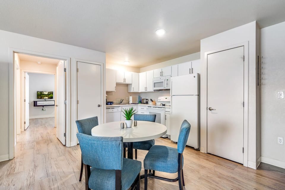 Two Bedroom Suite with Full Kitchen | Private kitchen | Fridge, microwave, oven, stovetop