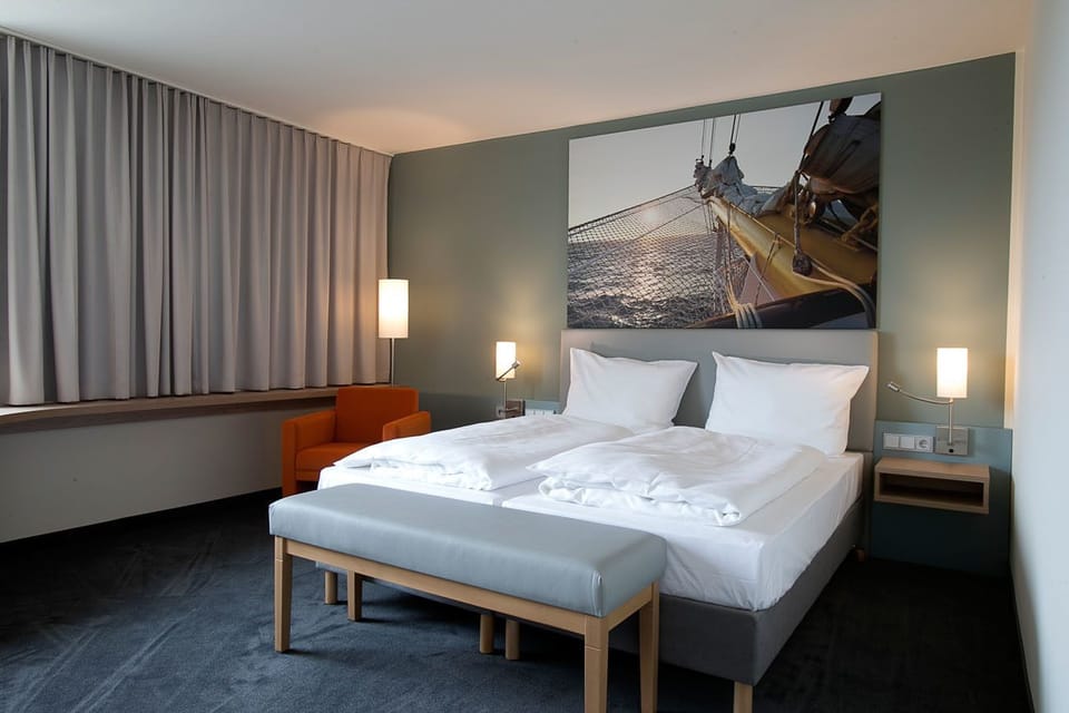 In-room safe, desk, soundproofing, free WiFi
