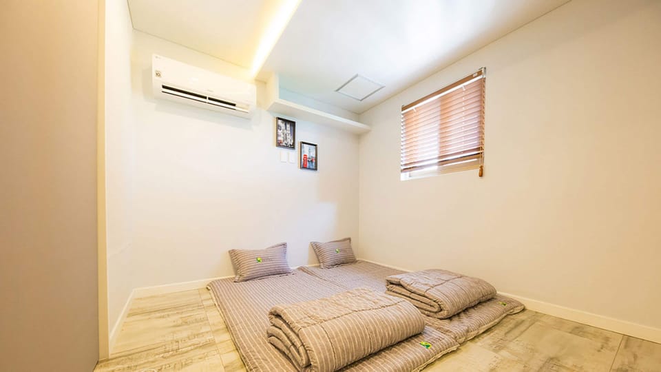 Family Room | Free WiFi, bed sheets
