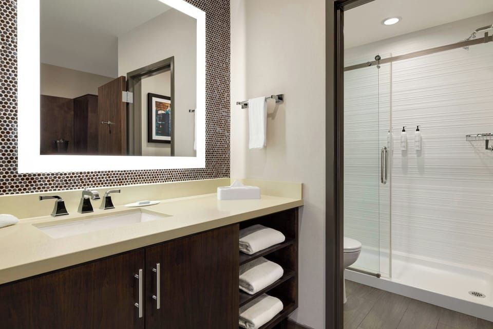 Room, 2 Queen Beds | Bathroom | Free toiletries, hair dryer, towels