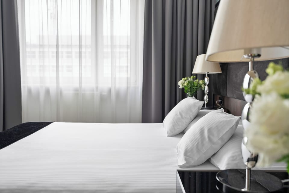Studio | Premium bedding, desk, soundproofing, iron/ironing board