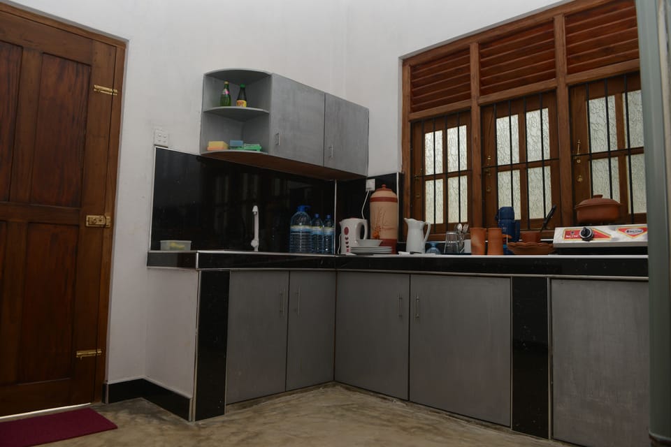 Classic Villa, 3 Bedrooms, Garden View, Beachside | Private kitchenette | Coffee/tea maker, fridge, microwave, oven