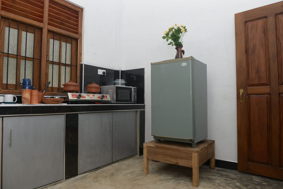 Classic Villa, 3 Bedrooms, Garden View, Beachside | Private kitchen | Coffee/tea maker, fridge, microwave, oven