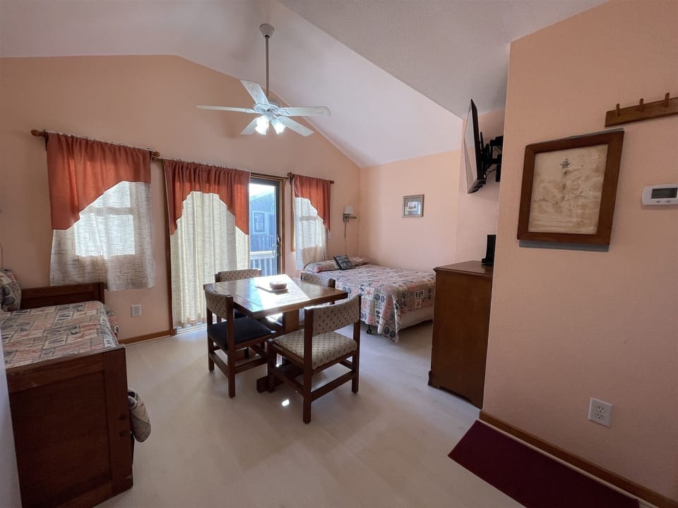 Studio | 1 bedroom, free WiFi, bed sheets