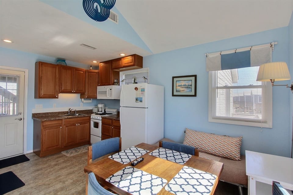 Studio | Private kitchen | Full-size fridge, microwave, stovetop, coffee/tea maker