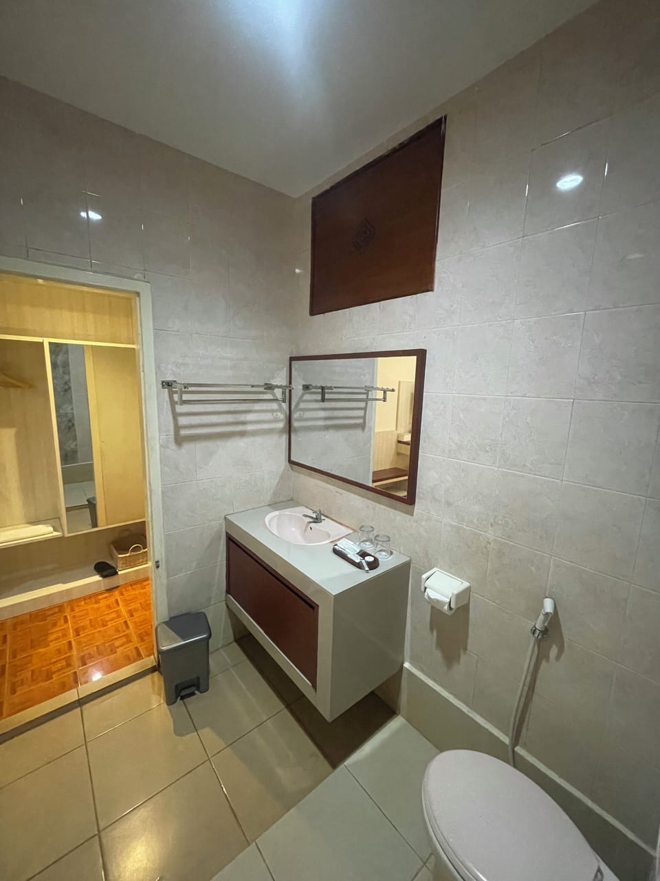Shower, free toiletries, slippers, towels