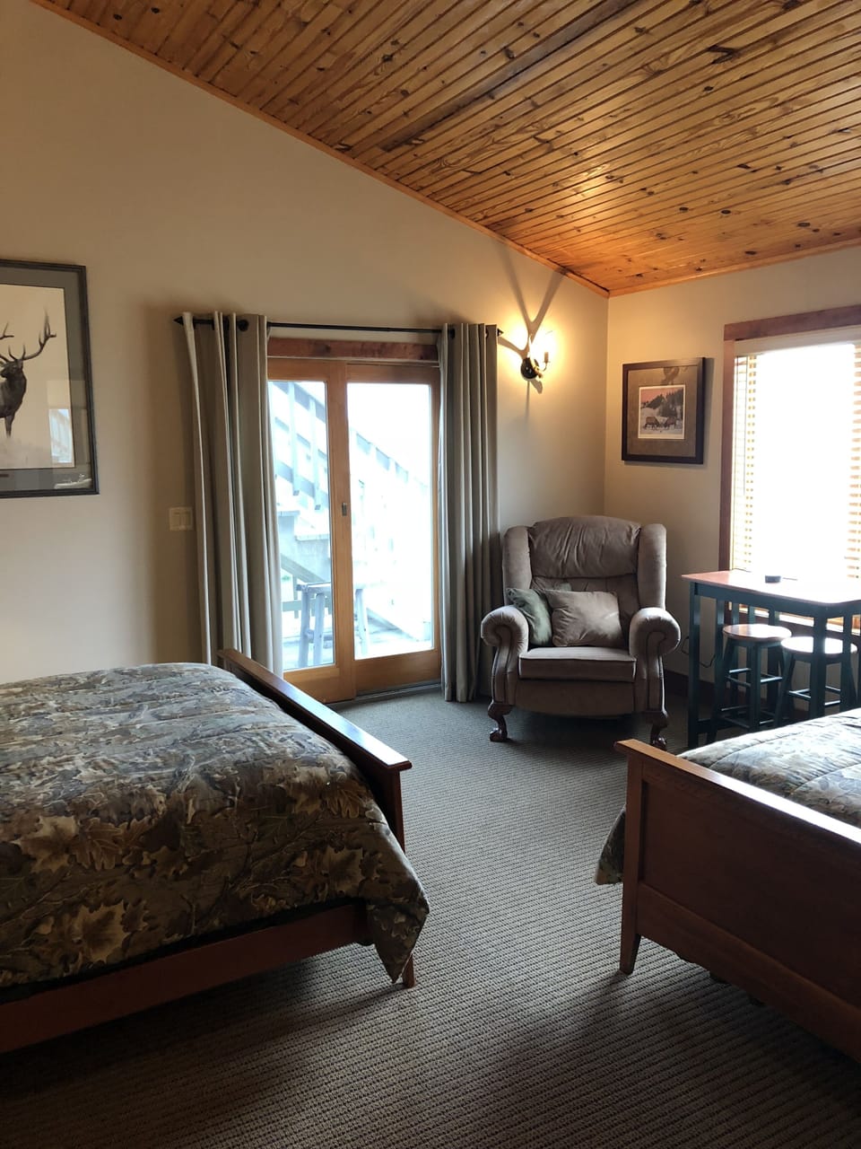 Elk Room | Individually decorated, individually furnished, soundproofing, free WiFi