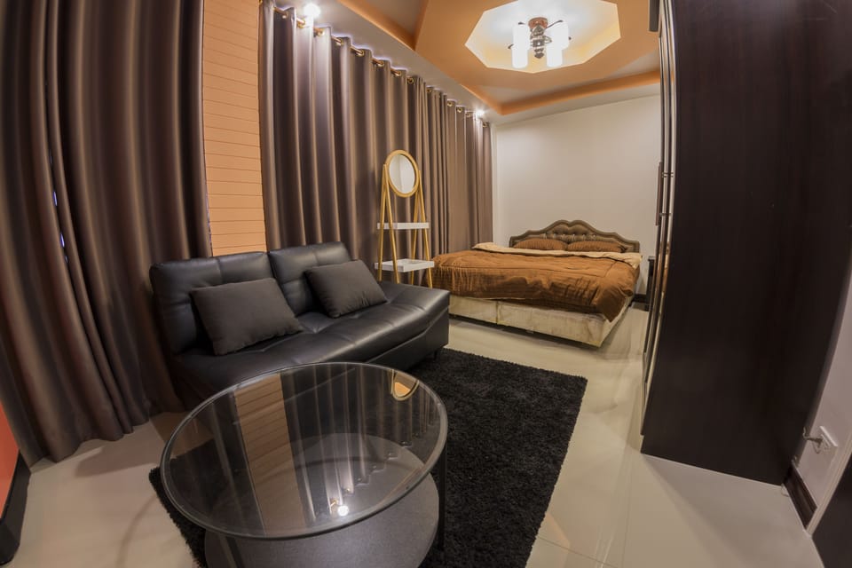 Deluxe Room 2 | Free WiFi