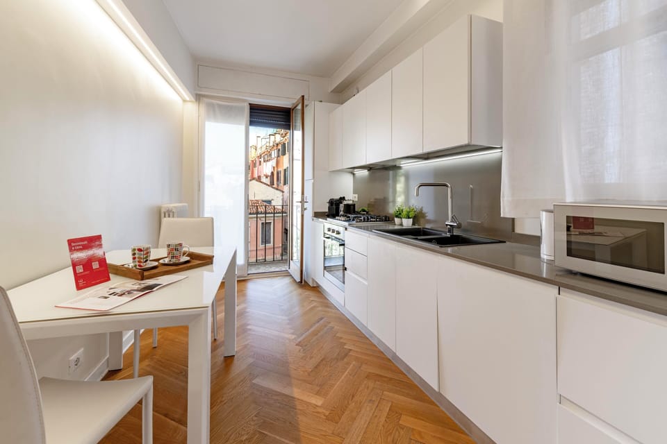 Panoramic Apartment, 2 Bedrooms (Check-in online) | Private kitchen | Toaster, cookware/dishes/utensils