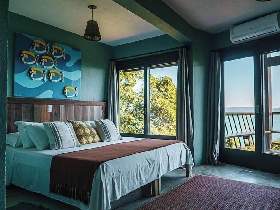 Economy Suite | Premium bedding, in-room safe, blackout drapes, free cribs/infant beds