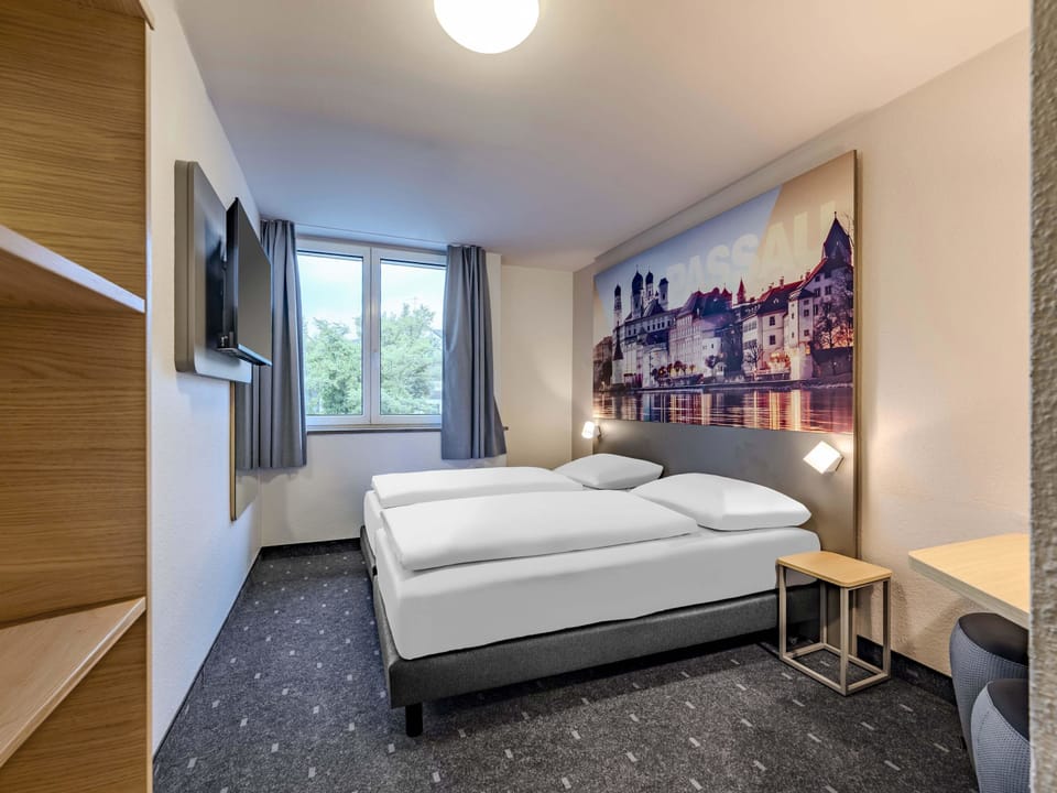 Twin Room | Desk, blackout drapes, soundproofing, WiFi (free)