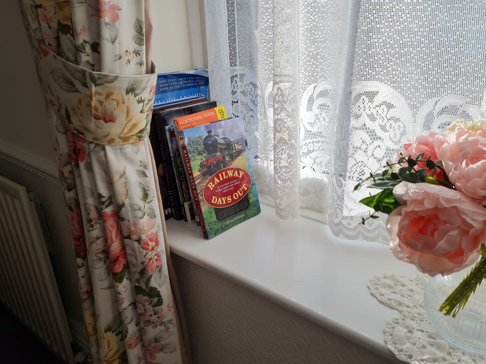 Double Room, Ensuite | WiFi (free), bed sheets