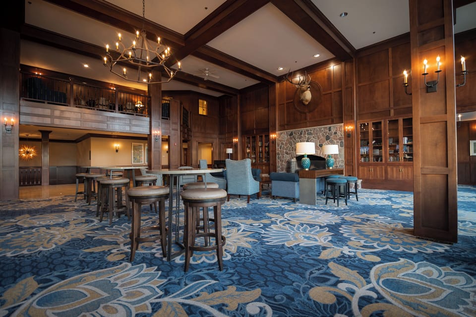 Lobby lounge