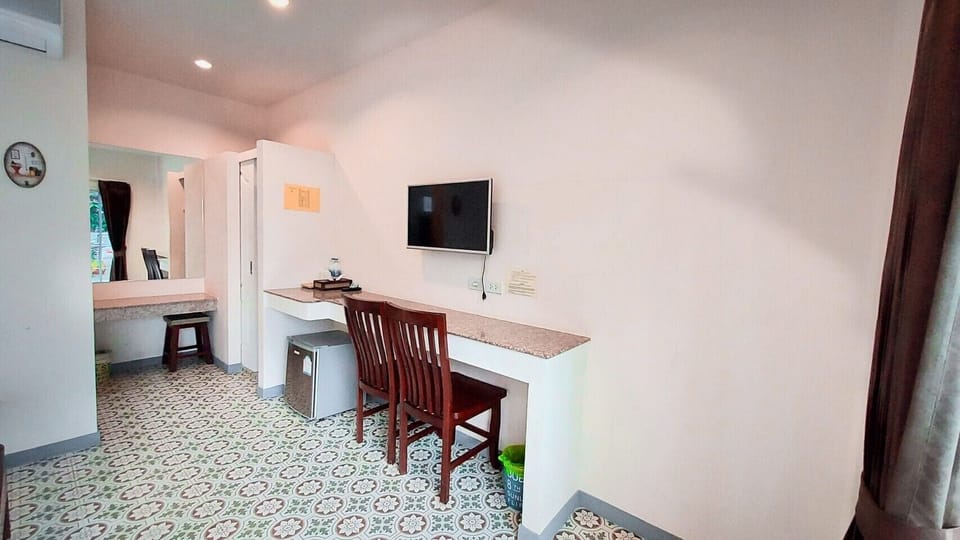 Superior Double or Twin Garden view | Desk, free WiFi, bed sheets