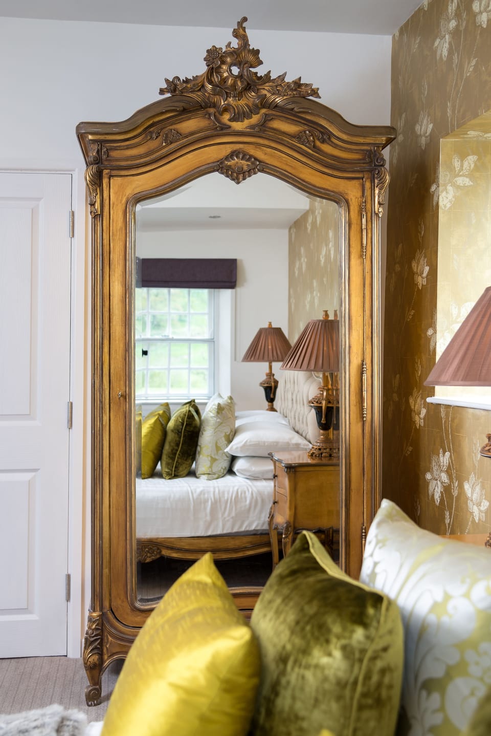 Superior King Double Room | Desk, soundproofing, iron/ironing board, free WiFi