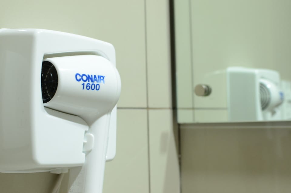 Deluxe Double Room | Bathroom amenities | Shower, free toiletries, hair dryer, towels