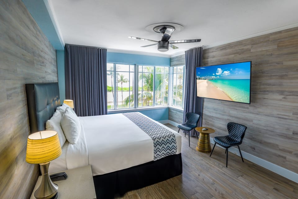 Oceanfront King | Hypo-allergenic bedding, pillowtop beds, in-room safe
