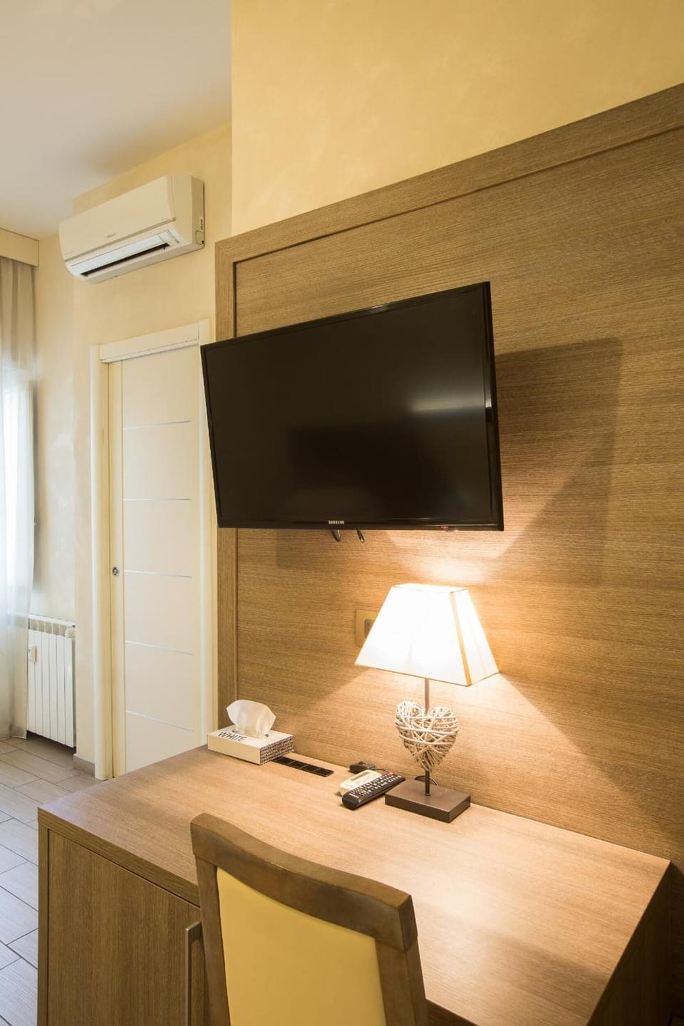 Minibar, in-room safe, desk, soundproofing