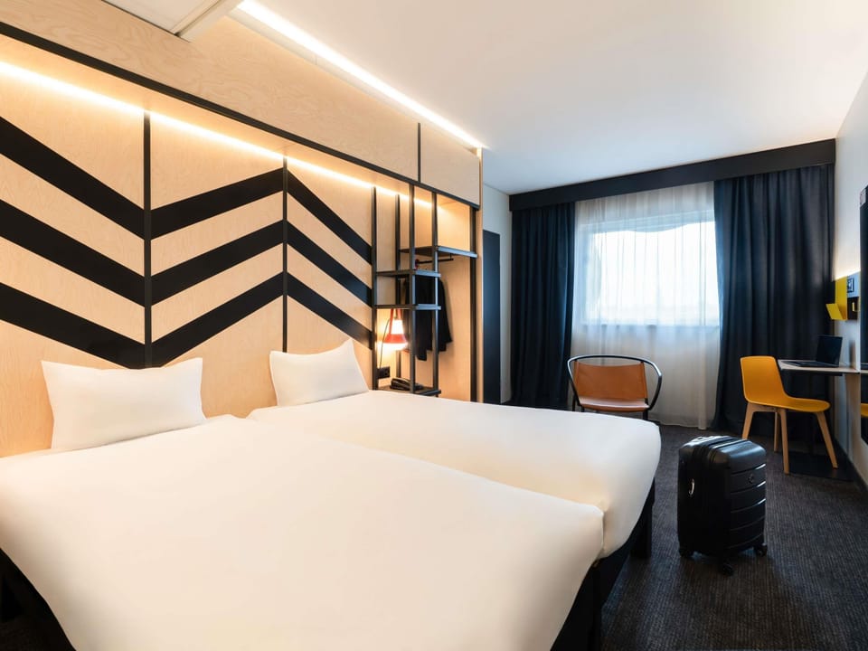 Standard Room, 2 Twin Beds | In-room safe, desk, soundproofing, free cribs/infant beds
