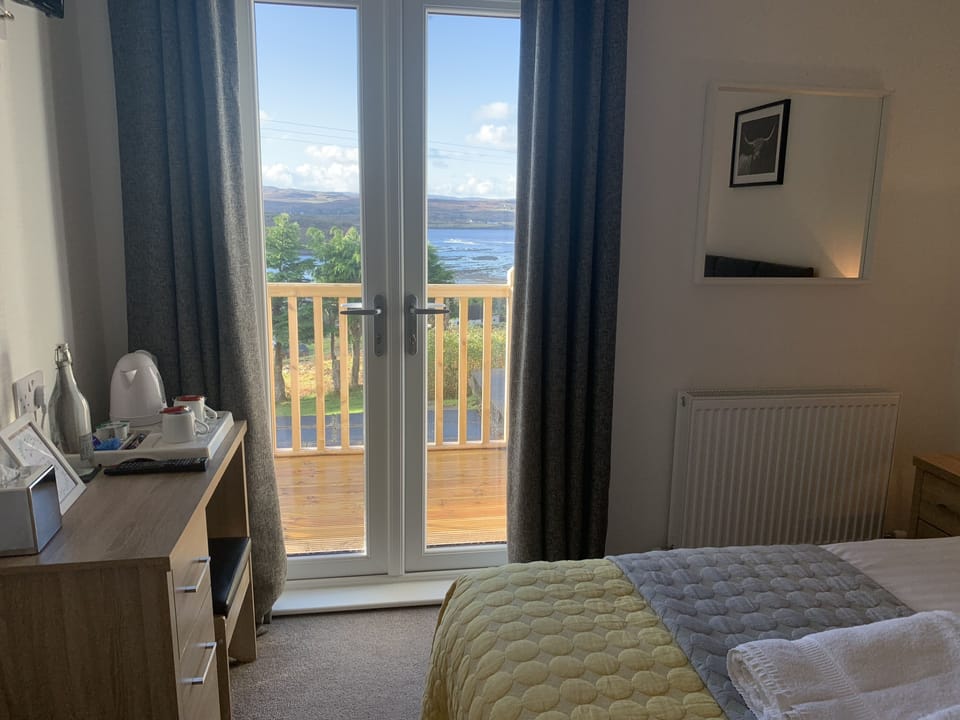 Double Room, 1 Double Bed, Lake View | Desk, soundproofing, free WiFi, bed sheets