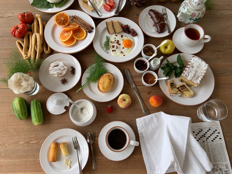 Free daily cooked-to-order breakfast