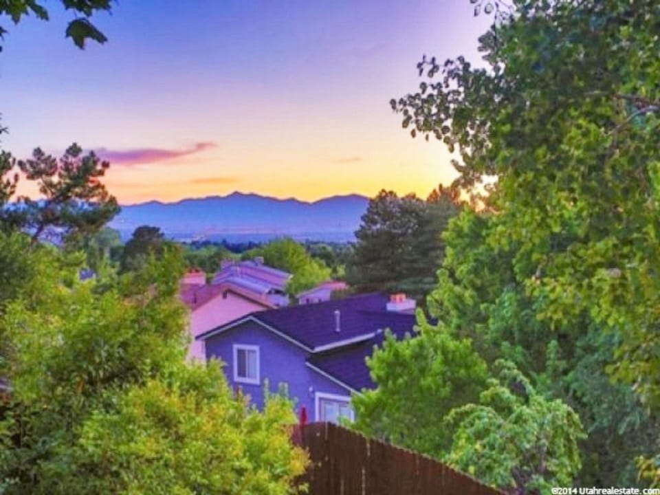 Deluxe House, Multiple Bedrooms, Kitchen, Mountain View | Mountain view