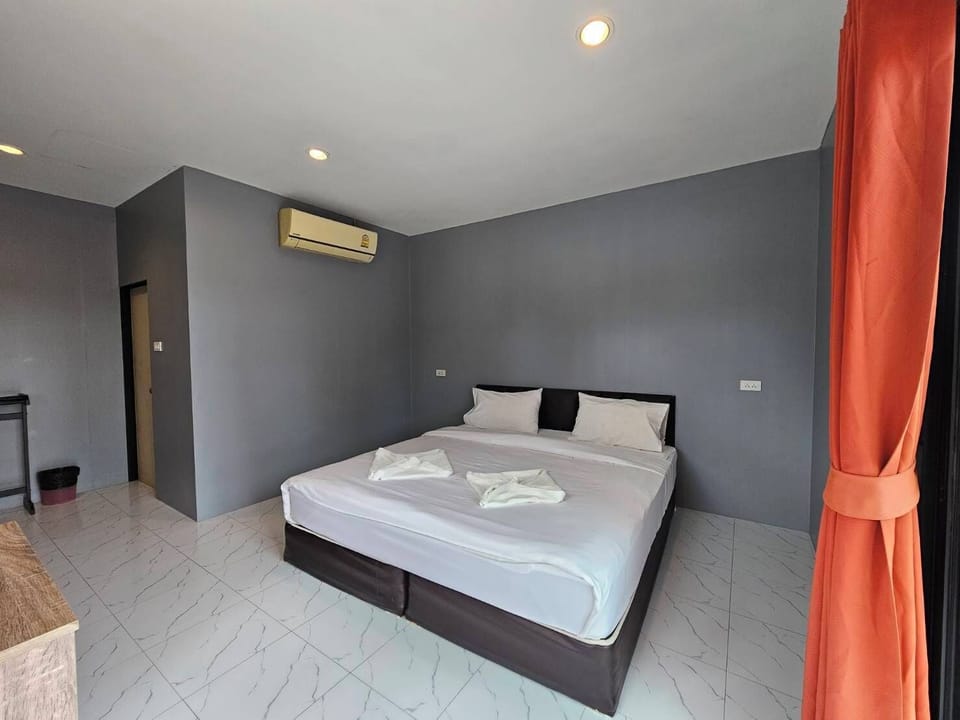 Balcony River View  | Blackout drapes, free WiFi