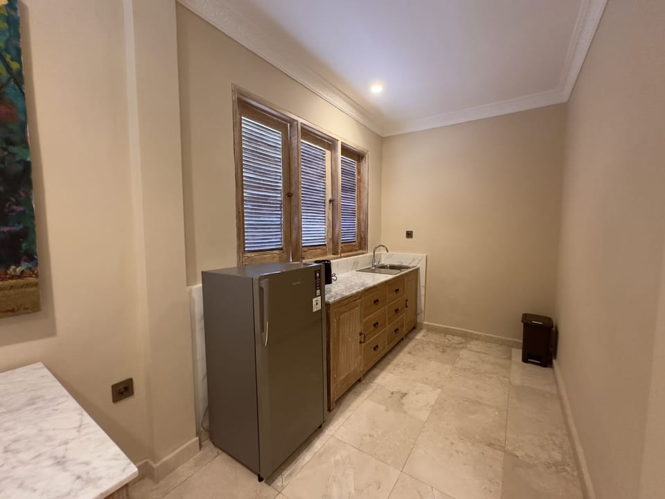 Deluxe Studio | Private kitchen | Highchair