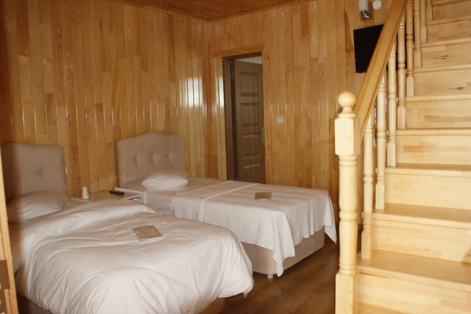 Family Room | Soundproofing, WiFi (free), bed sheets