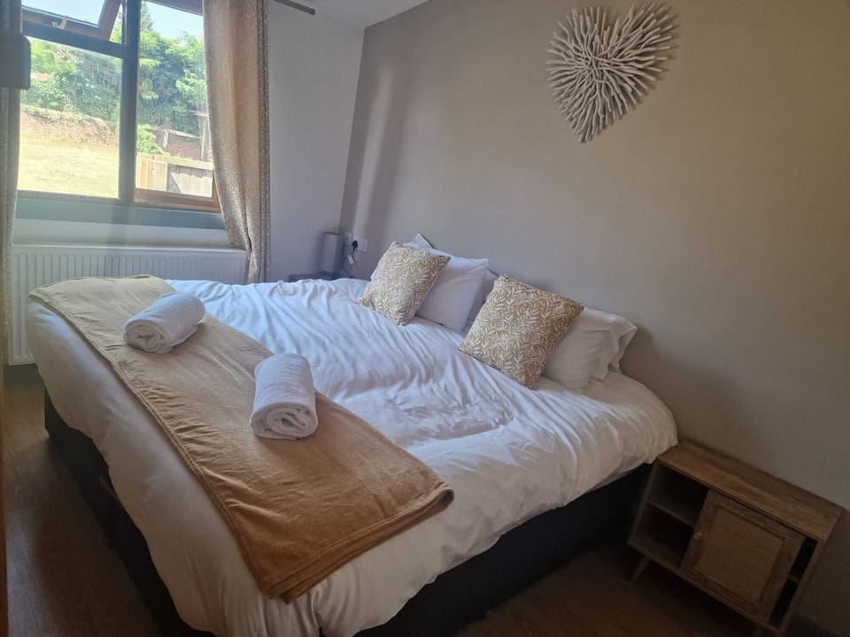 Comfort Apartment | Desk, iron/ironing board, free WiFi