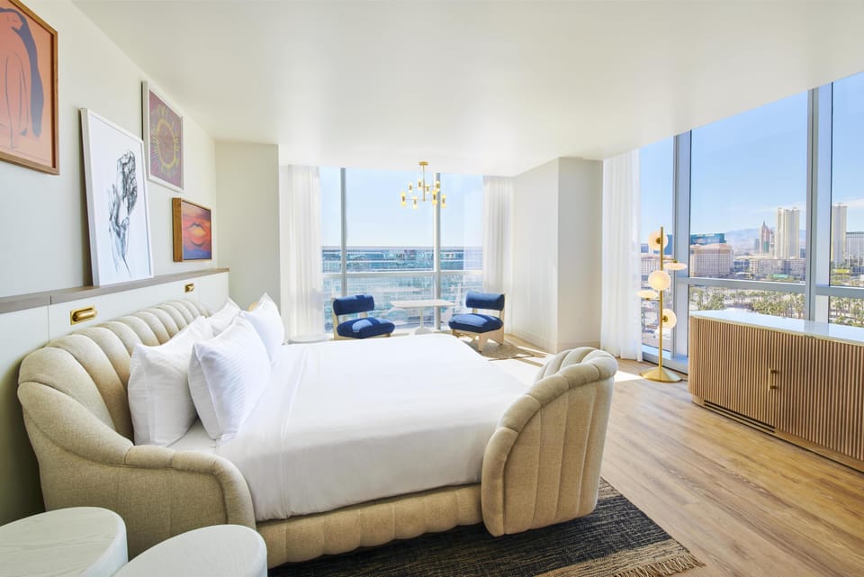 1 bedroom, hypo-allergenic bedding, minibar, in-room safe