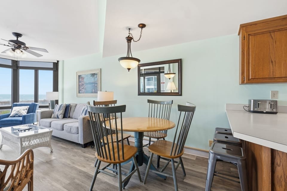 Condo, 3 Bedrooms | Interior