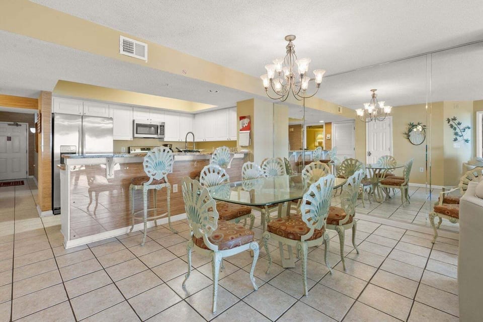 Condo, 4 Bedrooms | Dining