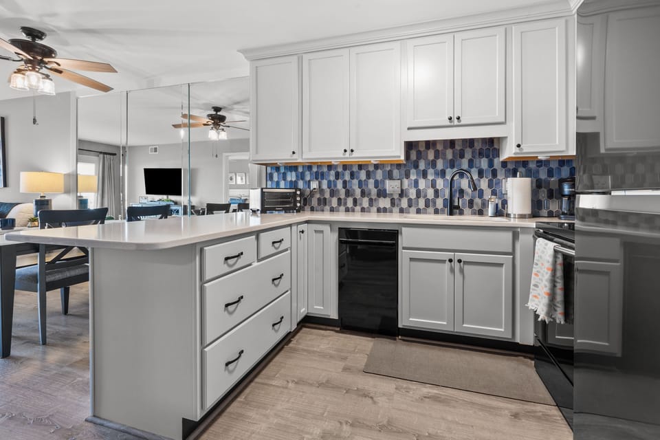 Condo, 2 Bedrooms | Private kitchen | Fridge, microwave, oven, coffee/tea maker