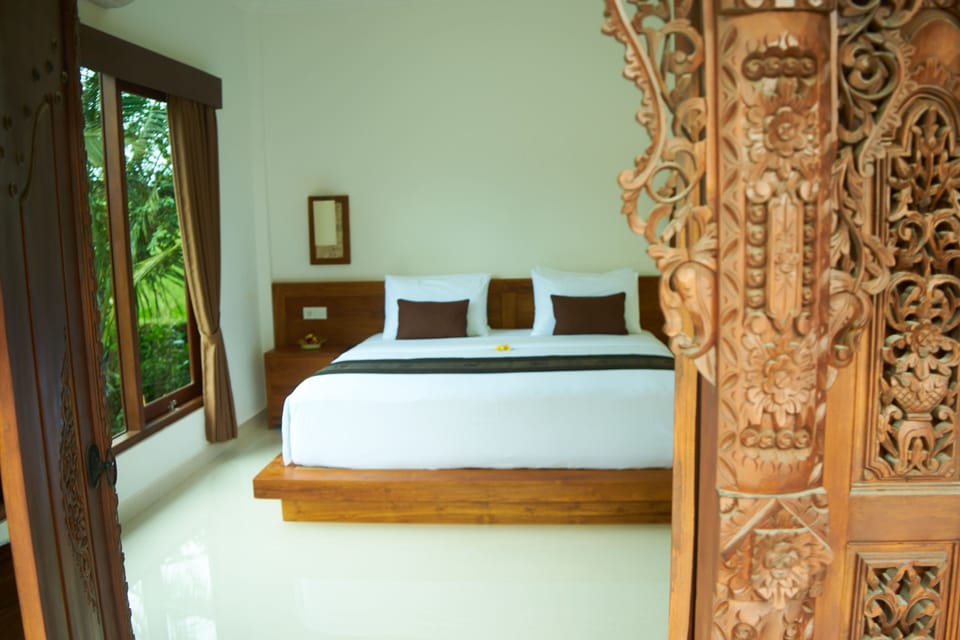 Deluxe Double Room | In-room safe, desk, soundproofing, rollaway beds