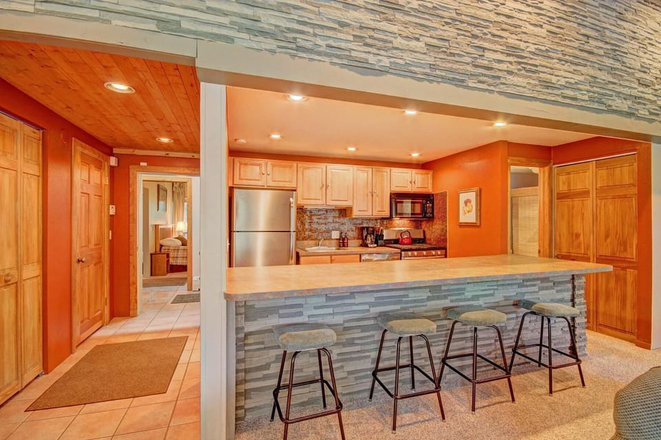 Condo, 2 Bedrooms | Private kitchen | Full-size fridge, microwave, oven, stovetop