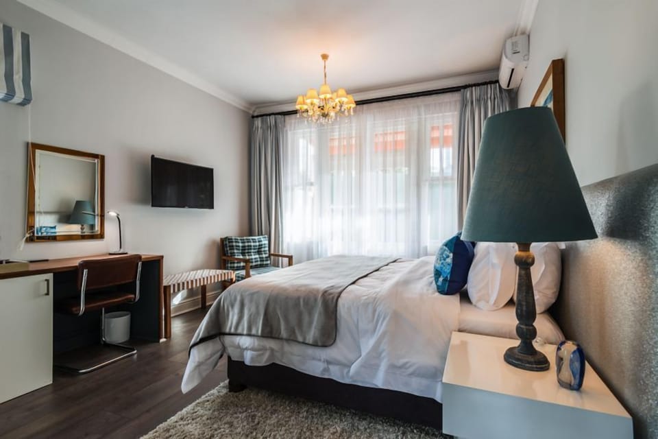 Vergelegen Room | In-room safe, desk, free WiFi, bed sheets