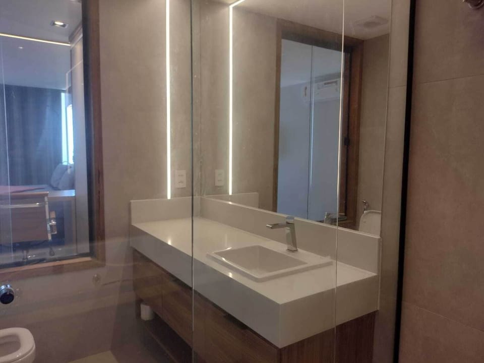 Deluxe Room | Desk, laptop workspace, blackout drapes