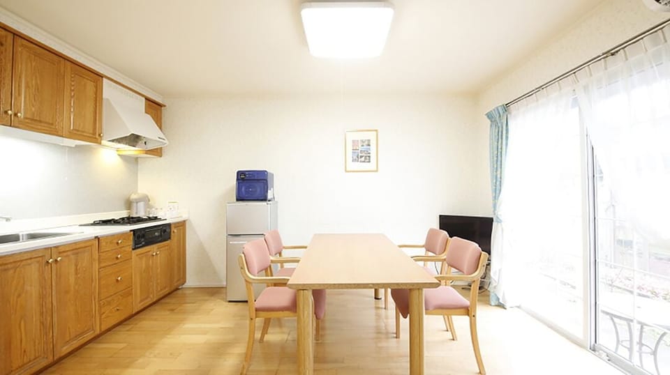 Blueberry Lodge  TypeB(Check-in at Log House Reception) | WiFi (free), bed sheets