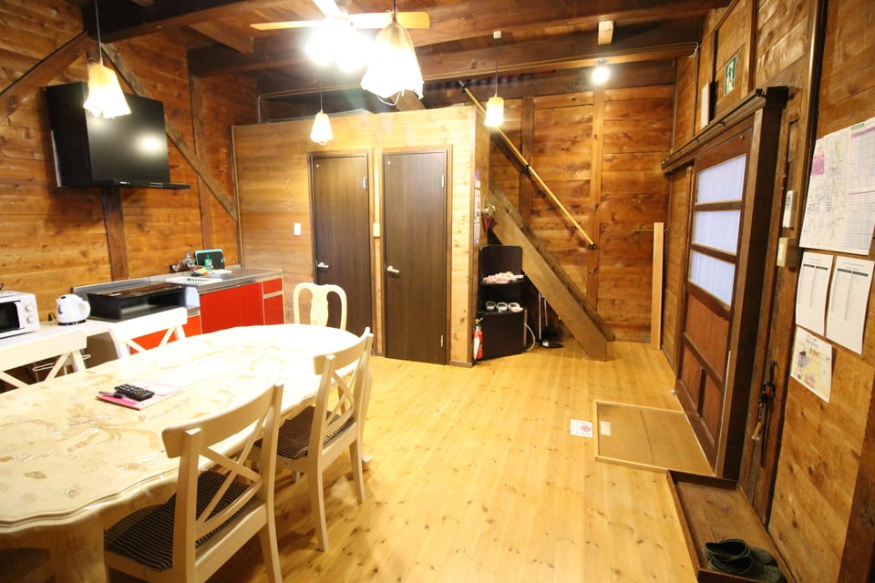 Family Bungalow | Iron/ironing board, free WiFi, bed sheets